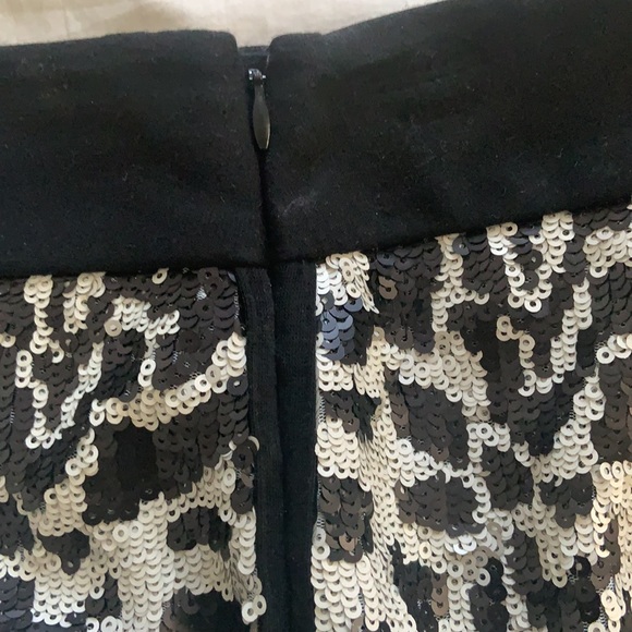 The Limited Black & White Animal Print Sequin Pencil Skirt Size 0R BNWT - Picture 4 of 6